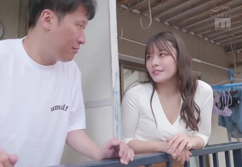 Anh trai trúng số và cô nàng nhà bên bị gã chồng bỏ bê đang gửi tín hiệu cầu “chịch”