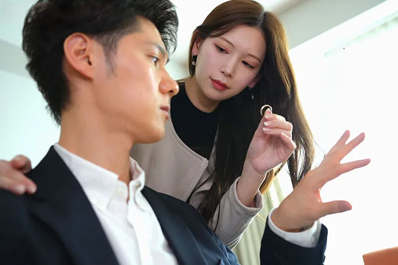 Vợ yêu đi đi chơi, anh xã ở nhà bị nhỏ em bà xã gạ làm tình không trượt phát nào